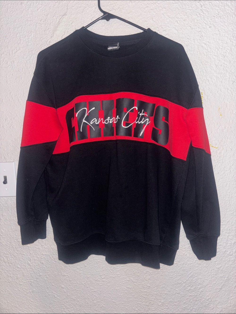 Kansas City Crewneck Sweater - Black & Red size medium 🏈cheifs🏈